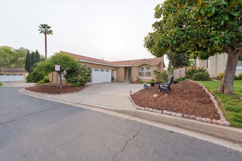 2123 Fiori Dr Vista CA 92084