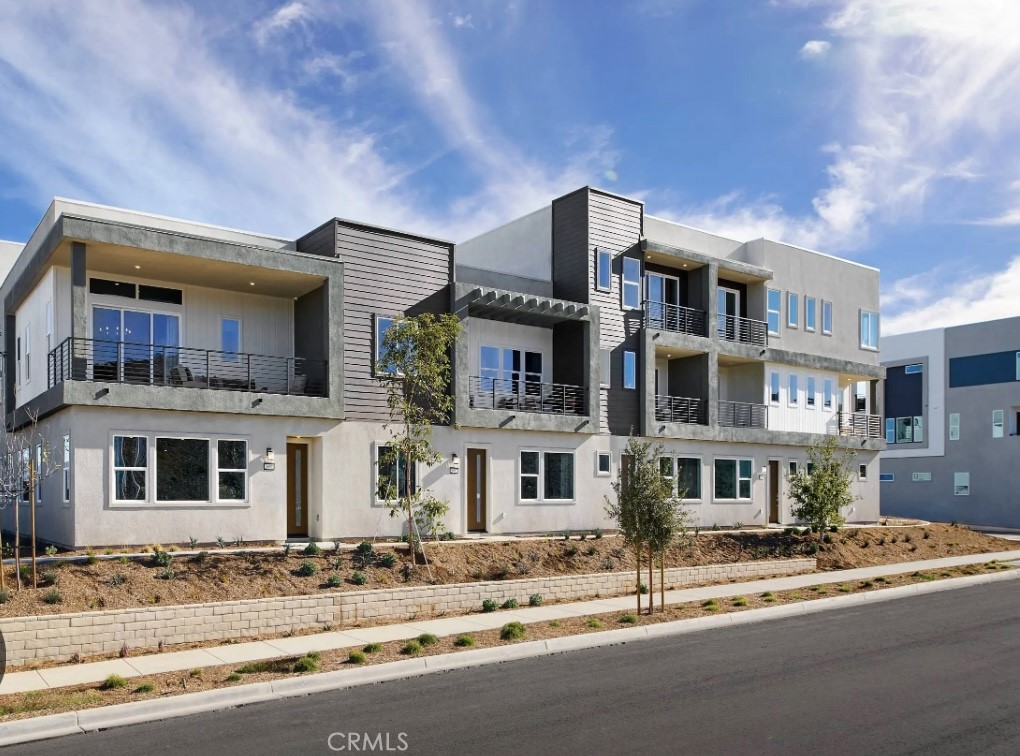 Move-In Ready Homes in Valencia – All-Inclusive
Discover luxury in Valencia, California—a vibrant, walkable community perfect for first-time buyers and growing families. These beautifully designed homes come fully upgraded with modern features included—no extra costs, no builder add-ons.
?? Property Highlights
2-3 bedrooms, 2+ bathrooms
Contemporary kitchens with quartz countertops & stainless steel appliances
Open floor plans with natural light
Private yards and attached garages
Energy-efficient systems & smart home technology
HOA with community parks, trails & recreation
Live in one of Los Angeles County’s most desirable suburbs, known for its top-rated schools, family-friendly vibe, and scenic surroundings. These homes are available now, the perfect blend of style, value, and convenience.
Located near shops, restaurants, and freeway access, this is your opportunity to live in Valencia—where quality meets affordability.