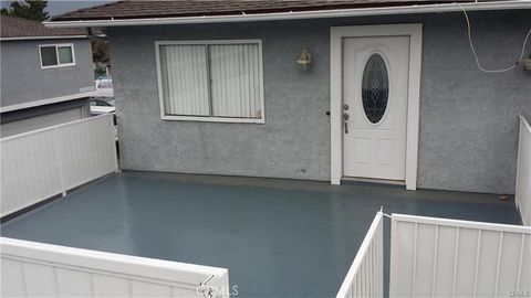 Photo of 28164 Robin Avenue, Saugus, CA 91350 (MLS # SR26017385)