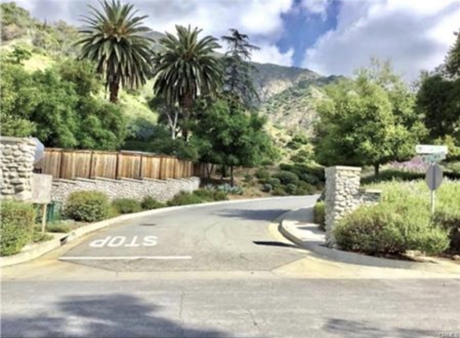 11 Nathaniel Terrace