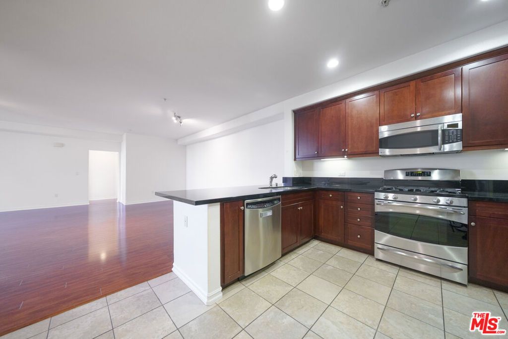 Photo of 629 Traction Avenue #511, Los Angeles, CA 90013 (MLS # 26656141)