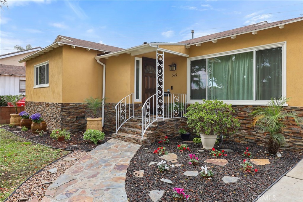 521 N California Street