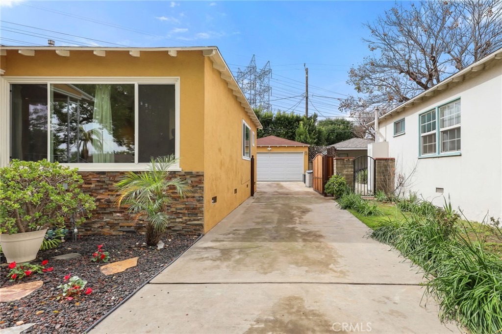 521 N California Street