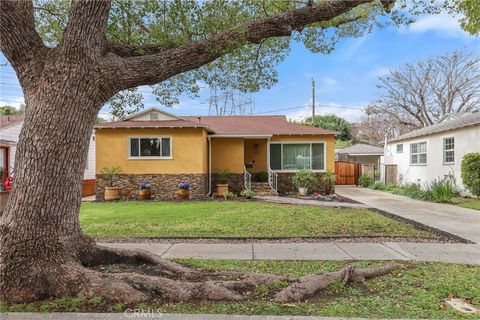 Photo of 521 N California Street, Burbank, CA 91505 (MLS # SR26011270)