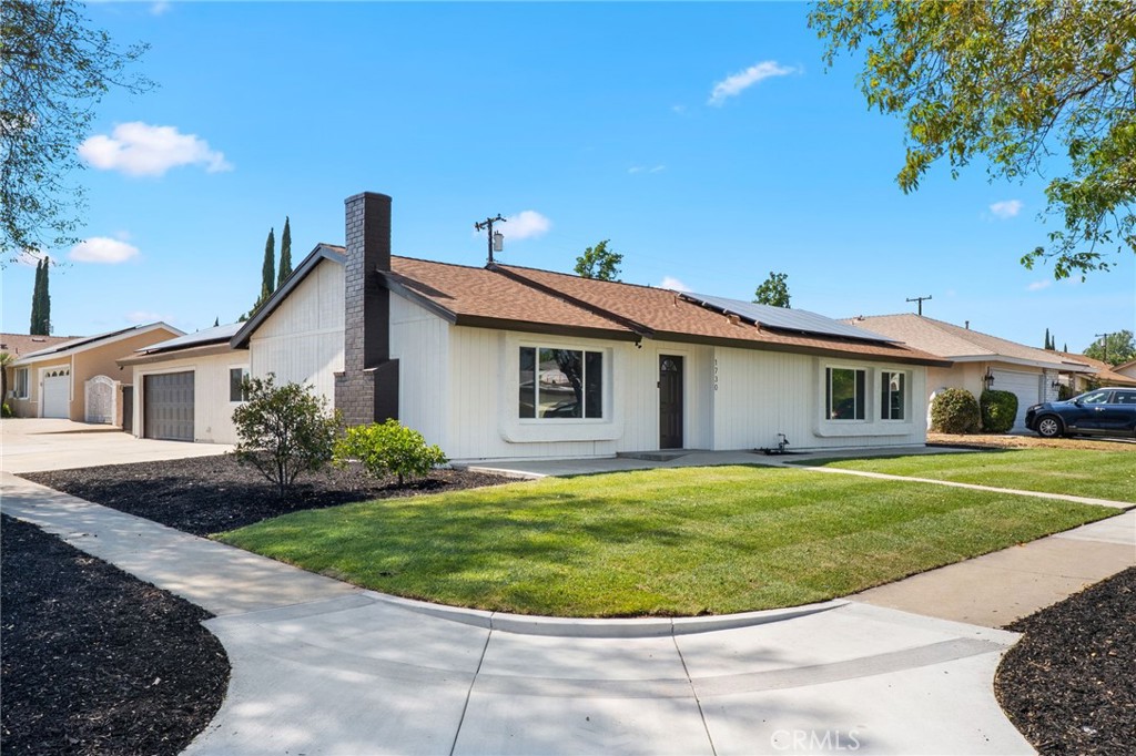 1730 N Vista Avenue