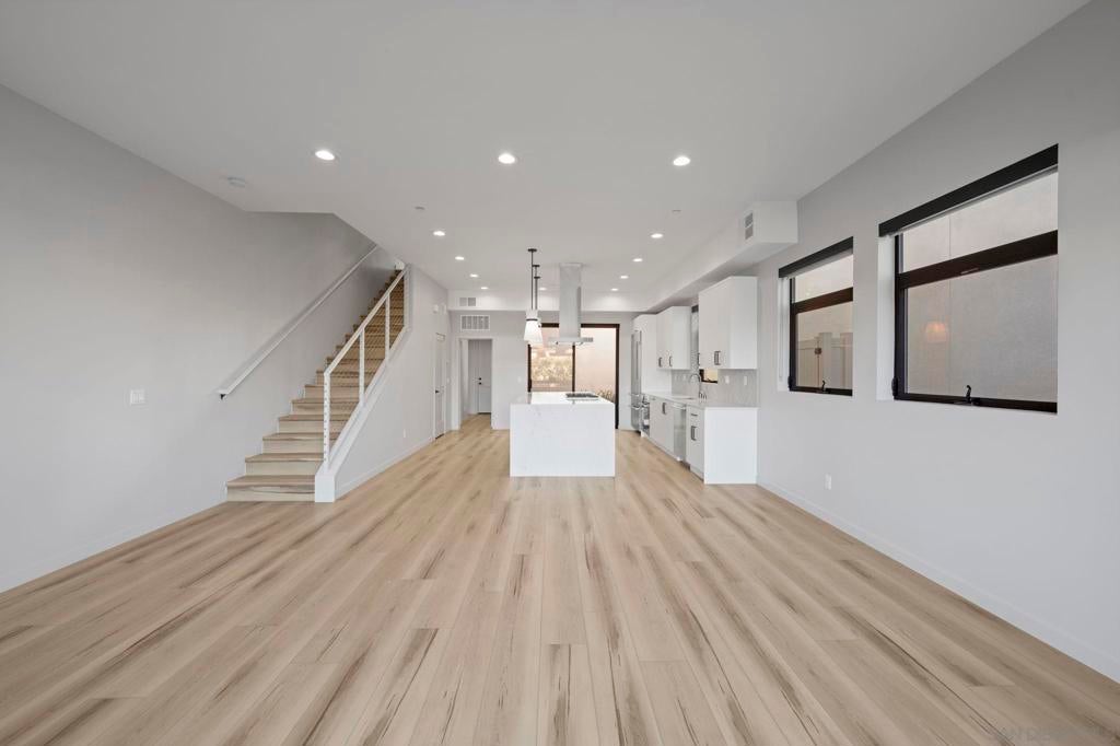 107 Daisy Ave