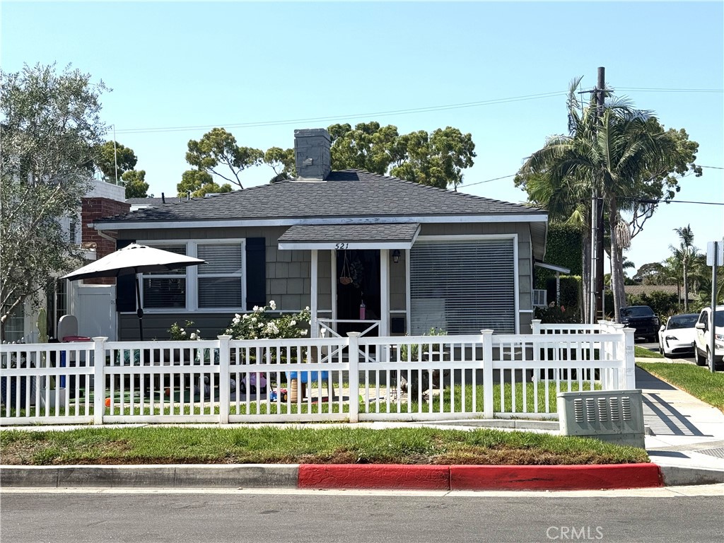 Charming and move-in ready, this home features beautiful hardwood floors, fresh new paint, and an updated kitchen and bath. A fenced front yard adds curb appeal and outdoor enjoyment, while the attached 2-car garage offers ample storage and includes washer dryer hook ups. Perfectly situated on a desirable corner lot, the property is within walking distance to downtown Corona del Mar’s shops and dining, as well as the beach—offering the ideal blend of style, comfort, and coastal living.