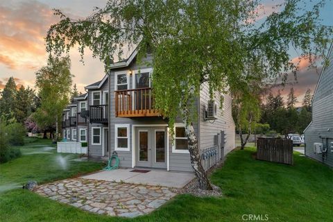 Photo of 1422 Kingston, Mount Shasta, CA 96067 (MLS # SN26060938)