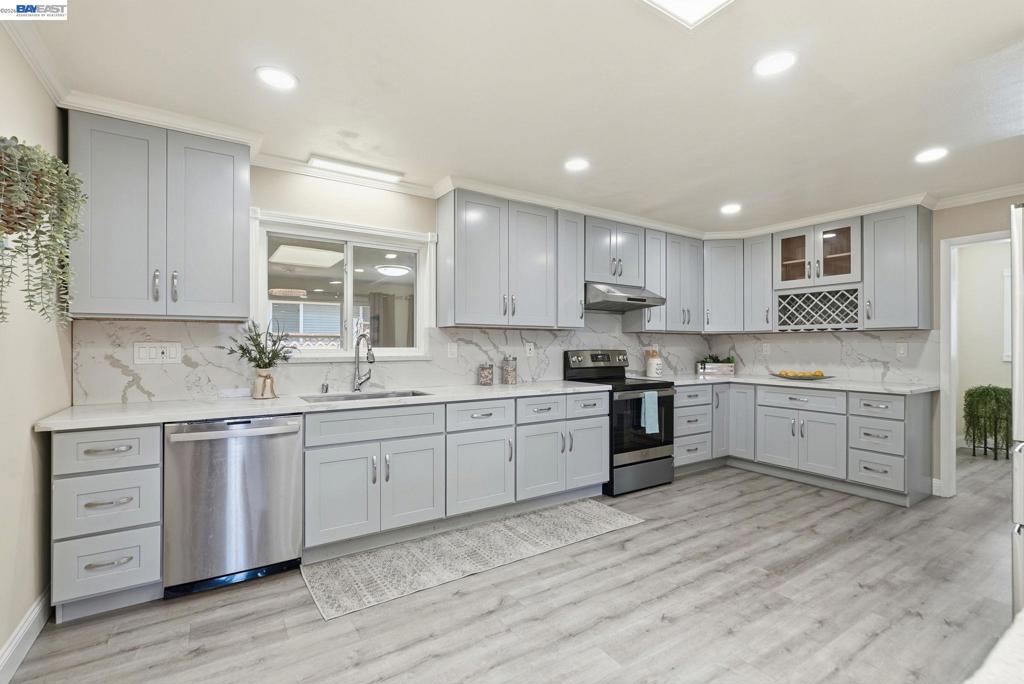 1204 Vistagrand Dr