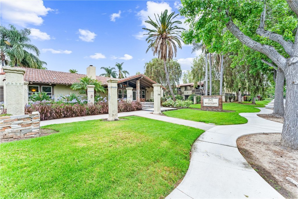 Monterey Villas - Residential