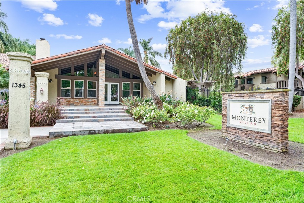 Monterey Villas - Residential