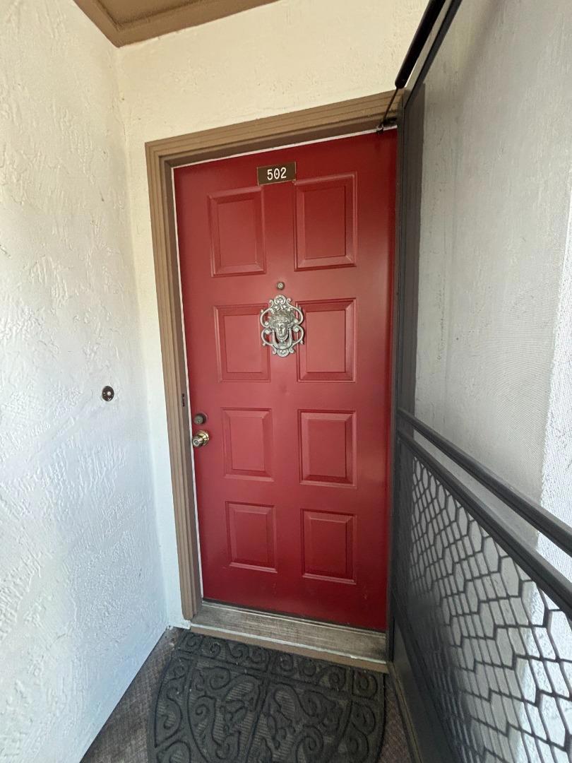 2201 Monroe 502