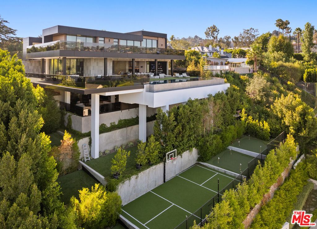 Photo of 1140 Summit Drive, Beverly Hills, CA 90210 (MLS # 25630633)