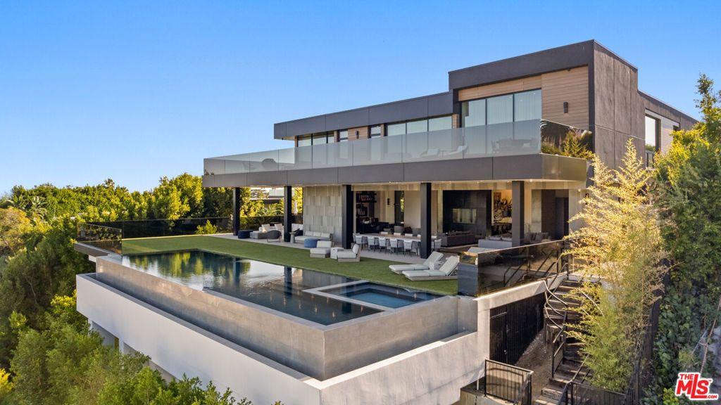 Photo of 1140 Summit Drive, Beverly Hills, CA 90210 (MLS # 25630633)