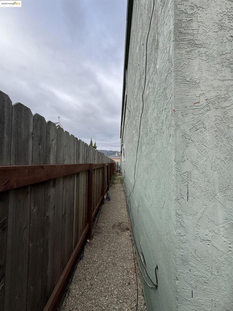 EASTMONT - Residential Income