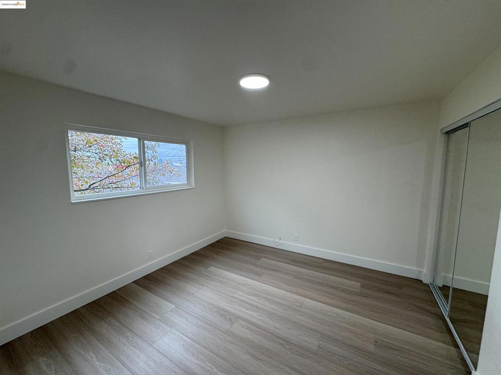 EASTMONT - Residential Income