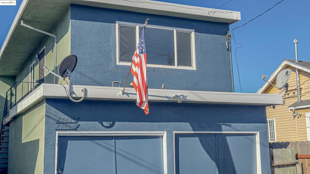 EASTMONT - Residential Income