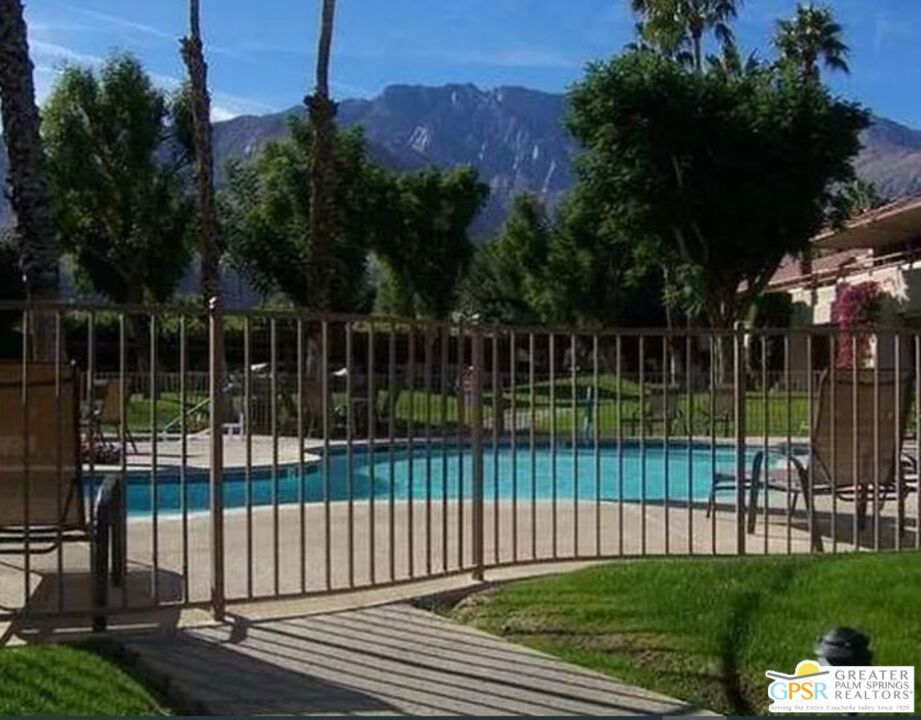 420 N Villa Court 200