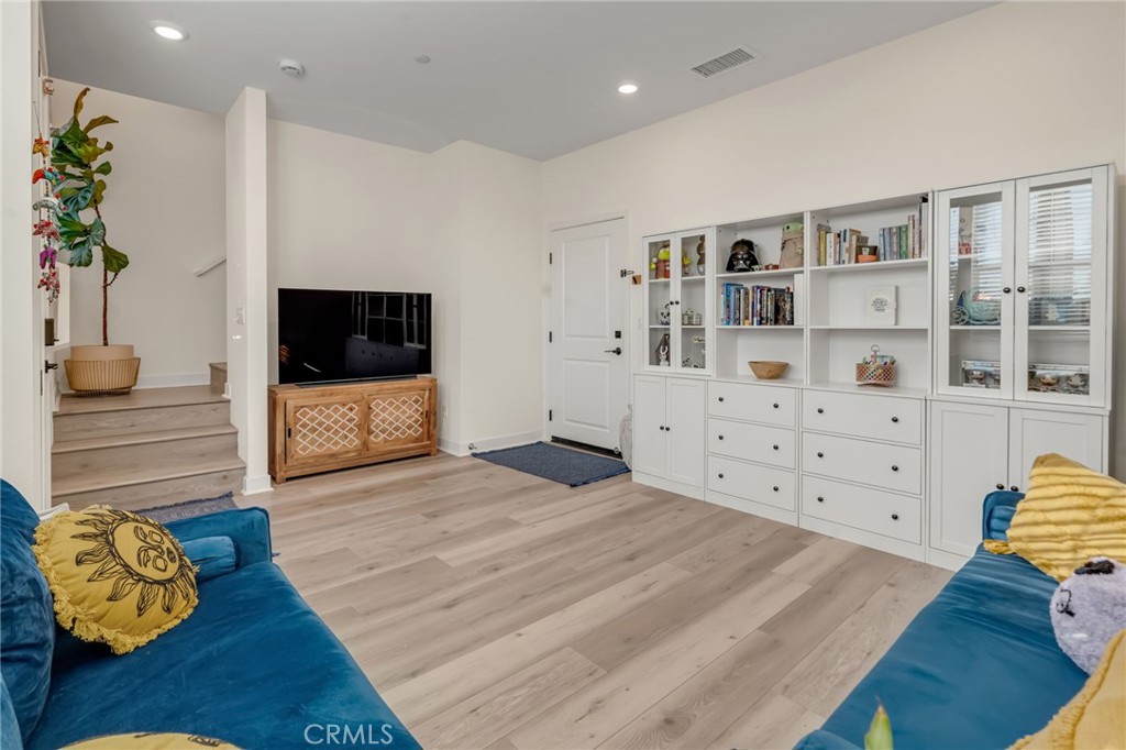 11753 Florence Ave 5