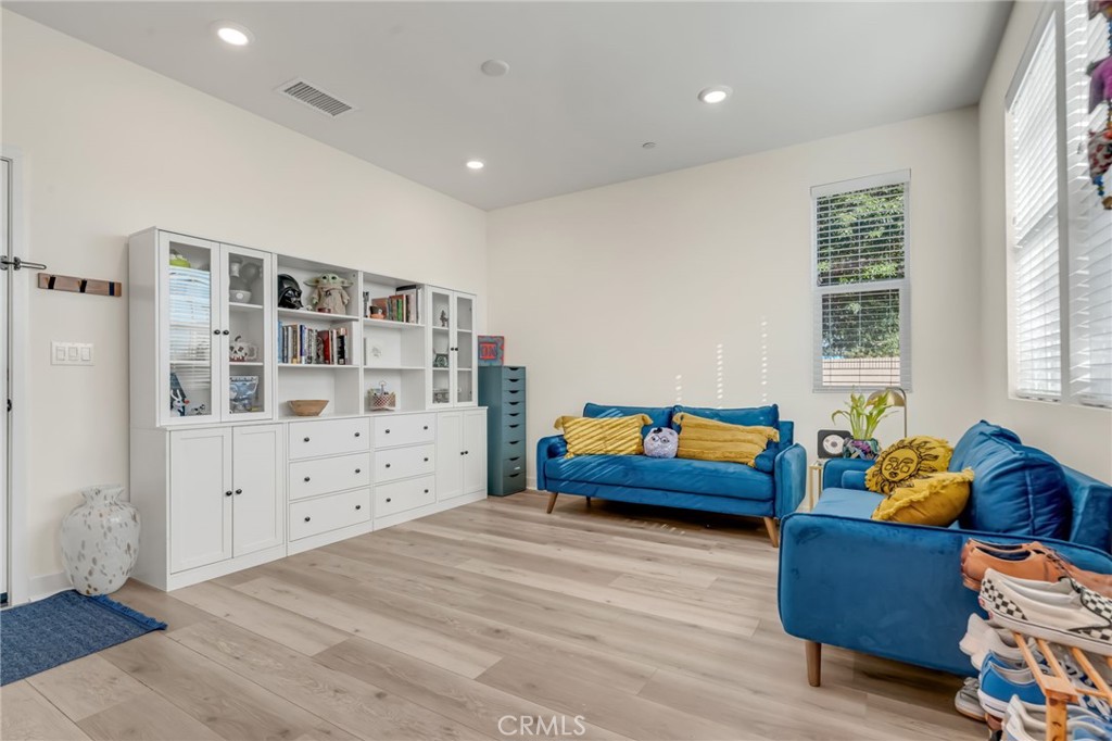 11753 Florence Ave 5