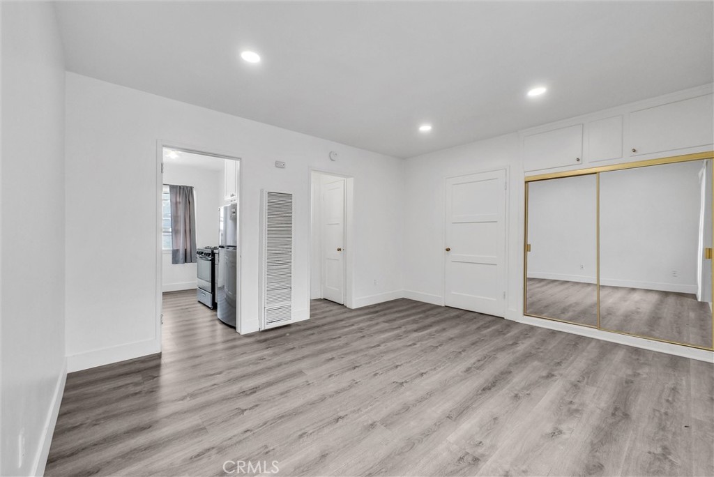 GRAYSON ARMS - Residential