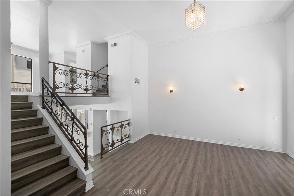 Photo of 11954 Mayfield Avenue #3, Los Angeles, CA 90049 (MLS # SR25106028)