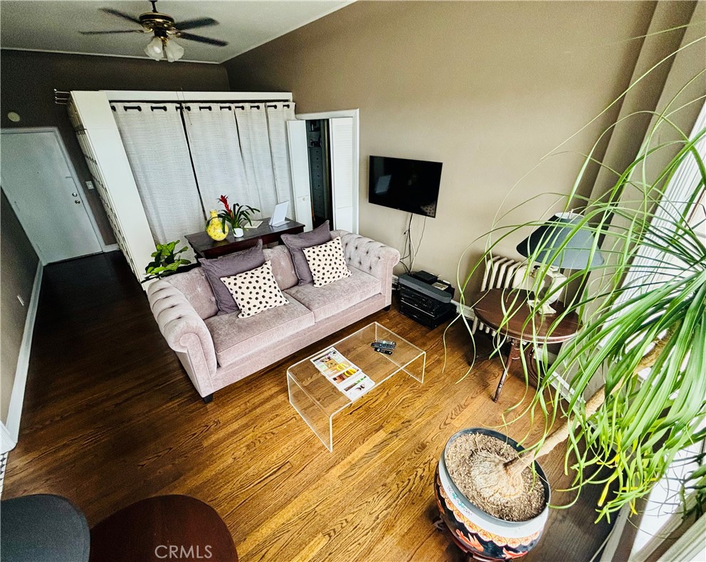 Villa Riviera (VLR) - Residential Lease