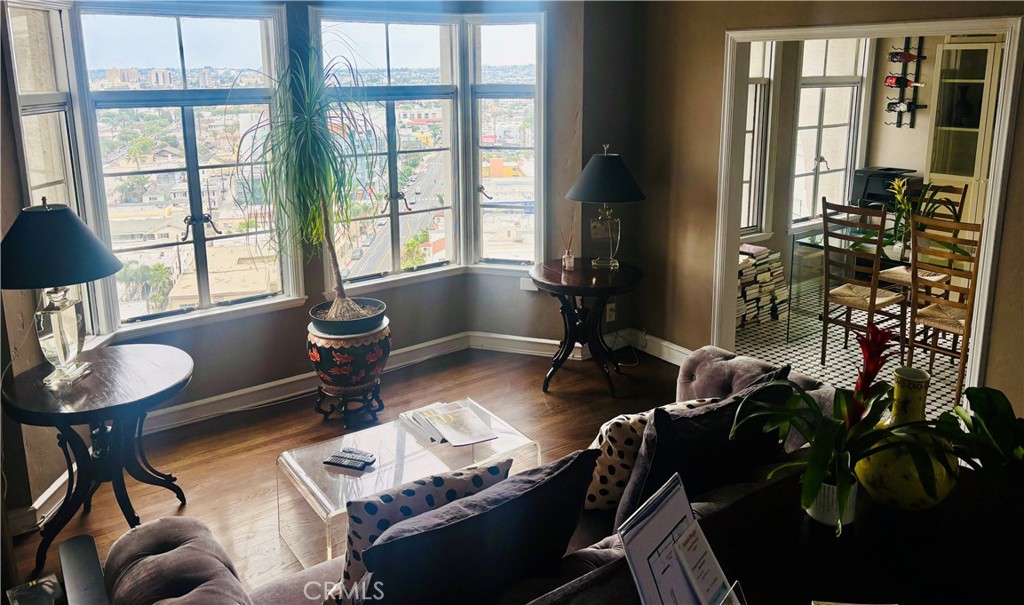 Villa Riviera (VLR) - Residential Lease