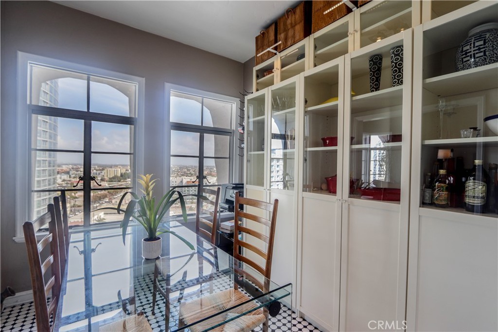 Villa Riviera (VLR) - Residential Lease