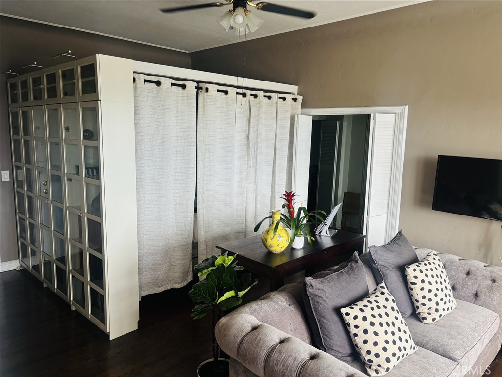 Villa Riviera (VLR) - Residential Lease