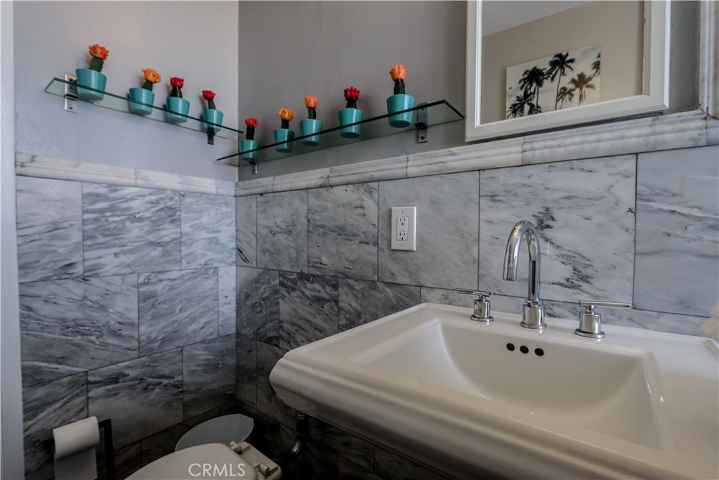 Villa Riviera (VLR) - Residential Lease