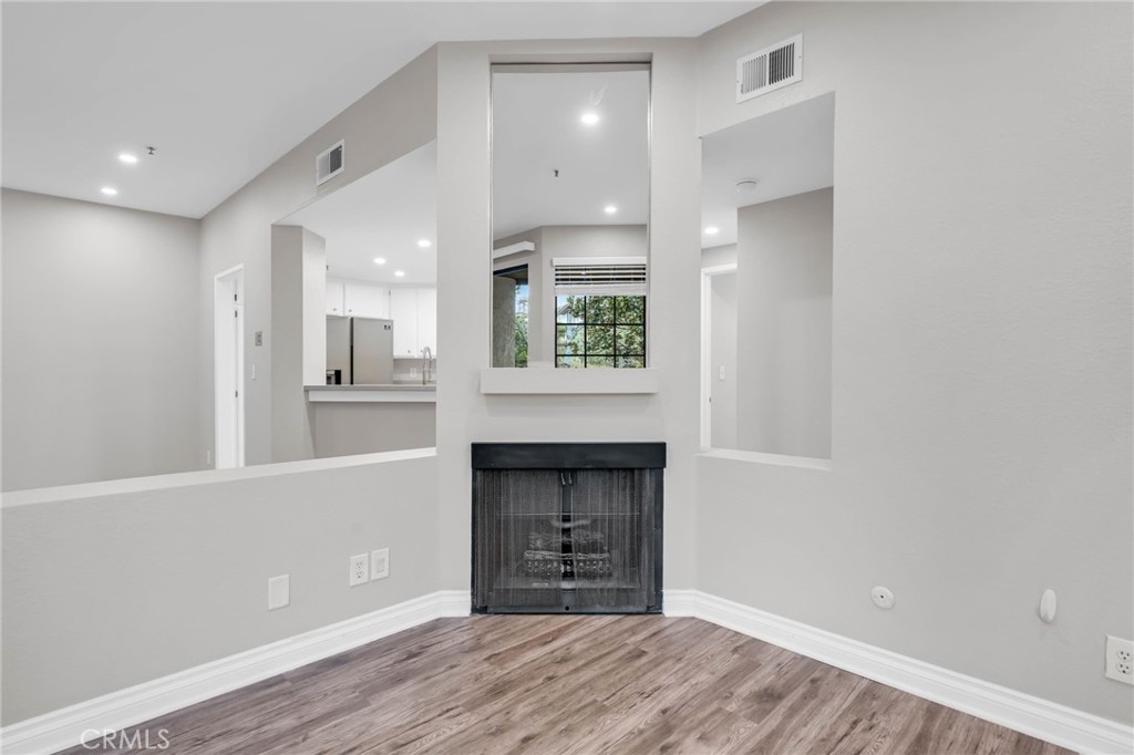 2559 Plaza Del Amo 215