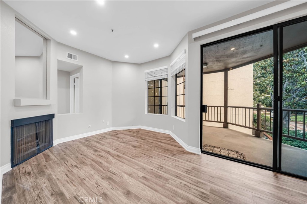 2559 Plaza Del Amo 215