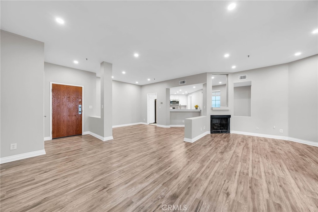 2559 Plaza Del Amo 215