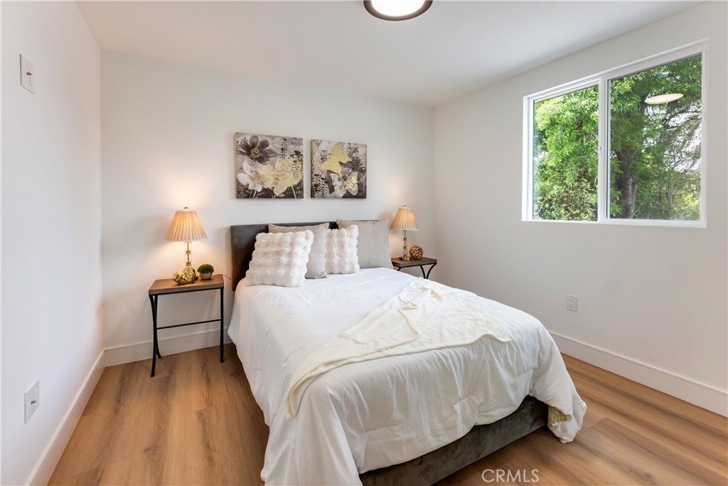 Be the first tenants to live in this brand new 3 bedroom 2.5 bath built ADU. New appliances, include stackable washer and dryer, stainless steel refrigerator, stove and built-in microwave. In addition the there is luxury plank vinyl flooring, quartz counters and an outstanding layout. This feels like a single family home.