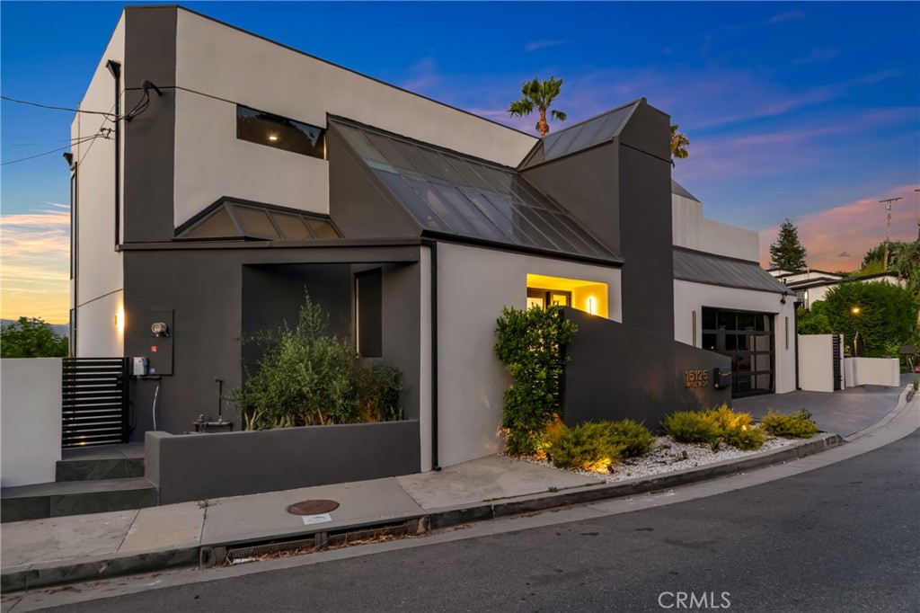 15125 Rayneta Drive