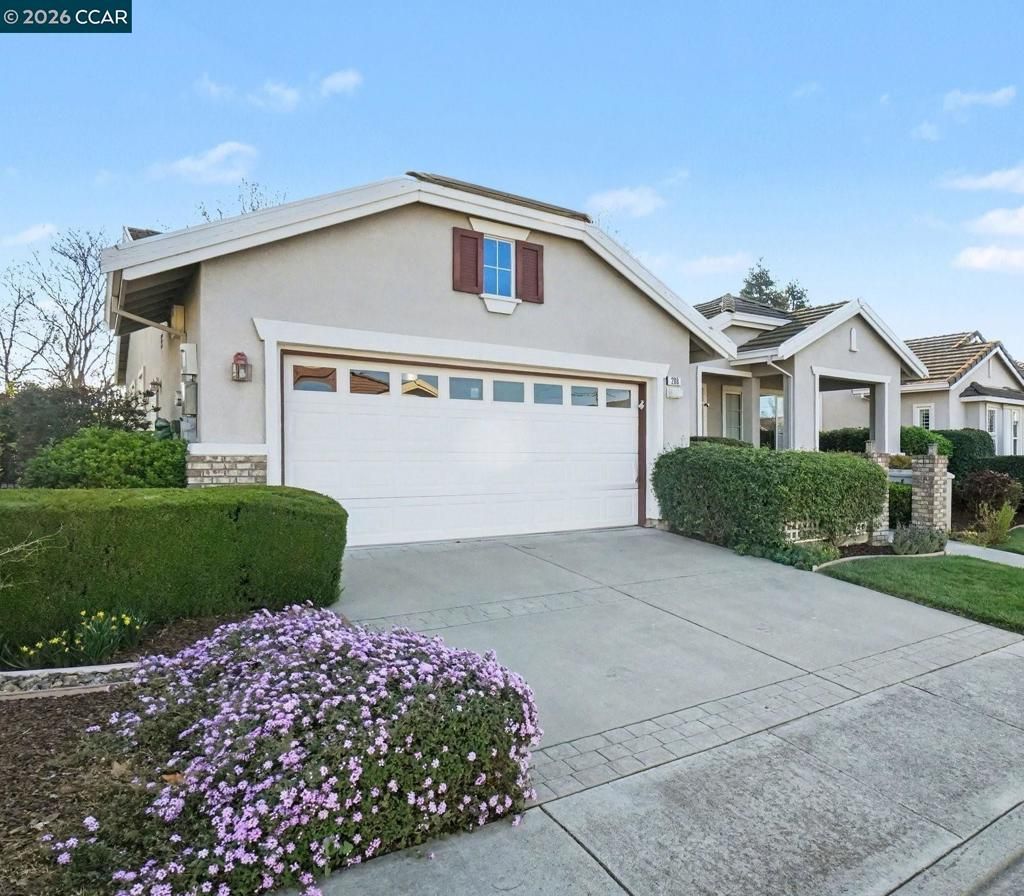 Photo of 208 Summerset Dr, Brentwood, CA 94513 (MLS # 41125918)