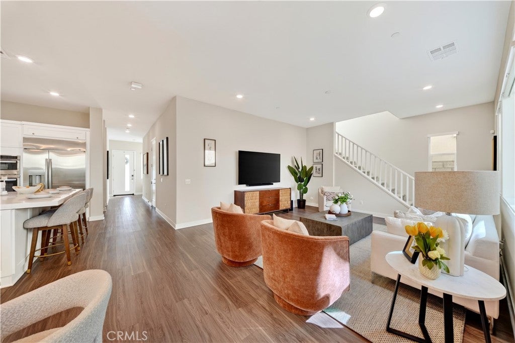 664 Athos, Lake Forest CA 92630 - Photo 8
