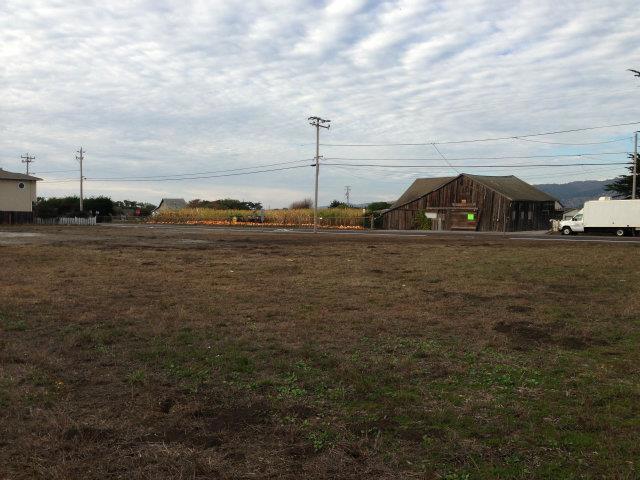 This Lot is one of four Lots; two sets of two Lots. Each Lot is 7500 SQFT. All four are for sale. Two blocks to the kelly beach and caostal walking path to the West and five blocks from down town Half Moon Bay. Each lot will support an approximate 3700 square ft home.