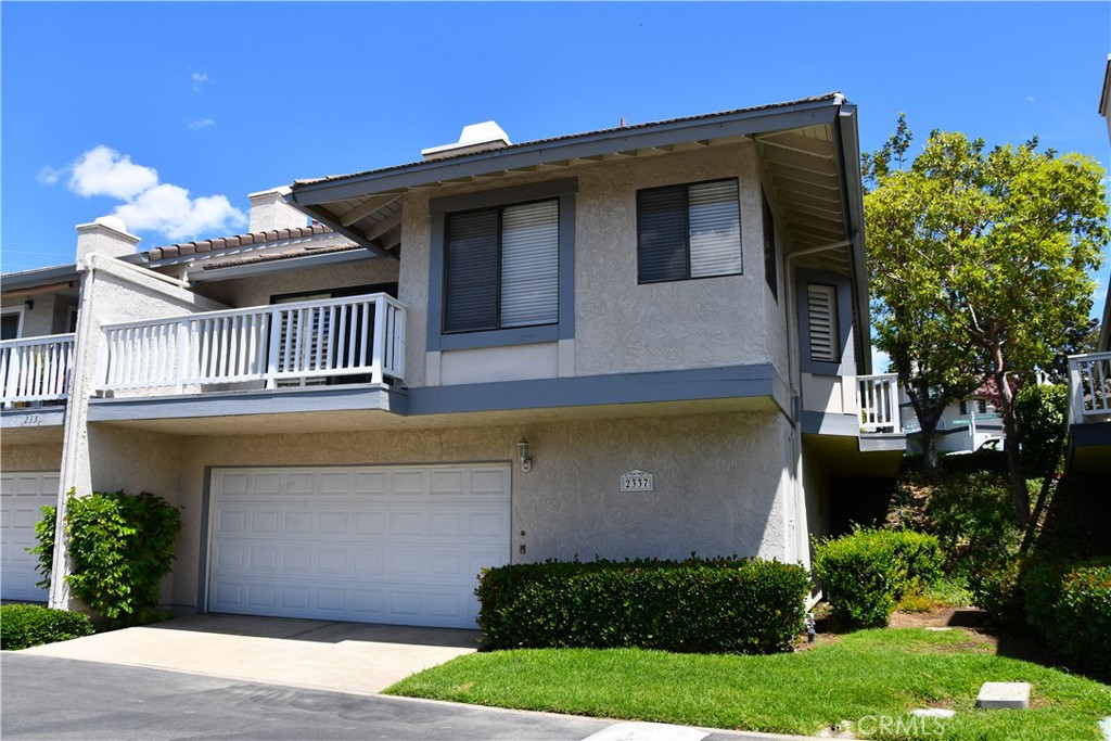2337 E Skyline Drive