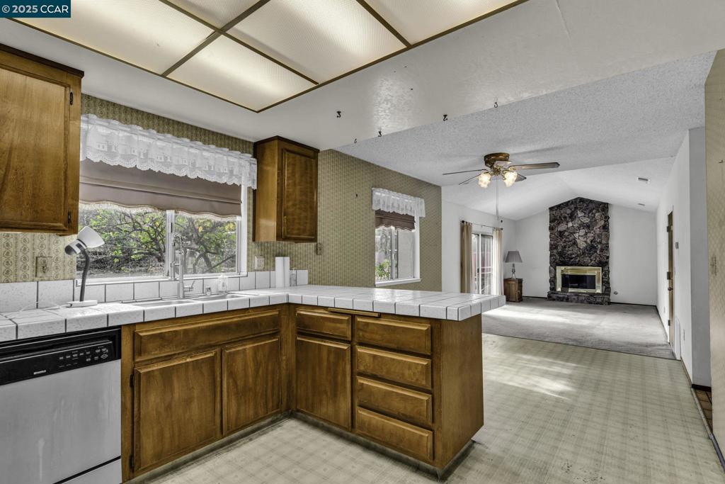 CLAYTON VALLEY - Residential