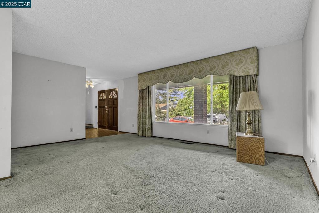 CLAYTON VALLEY - Residential