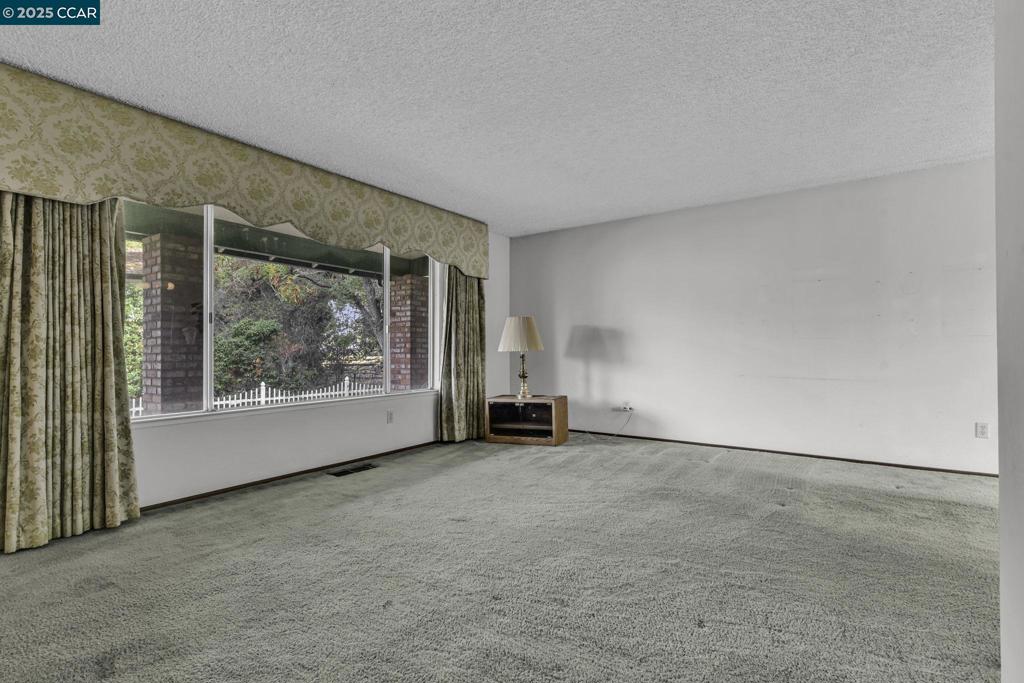 CLAYTON VALLEY - Residential