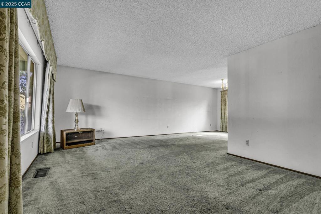 CLAYTON VALLEY - Residential