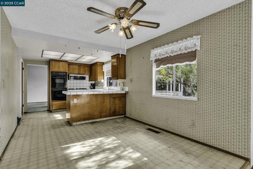 CLAYTON VALLEY - Residential