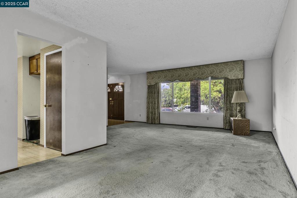 CLAYTON VALLEY - Residential