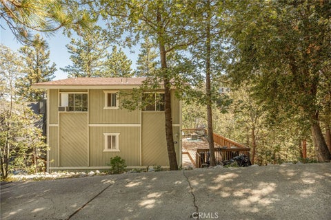 Photo of 1214 Aleutian Dr, Lake Arrowhead, CA 92352 (MLS # IG26201049)