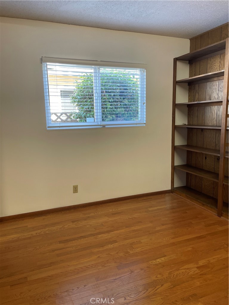 907 E Evergreen Ave