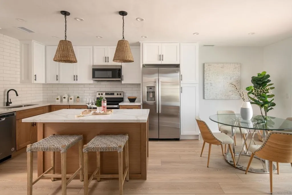 Encinitas, California 92024, United States, 3 Bedrooms Bedrooms, ,2 BathroomsBathrooms,Residential,Active,219498