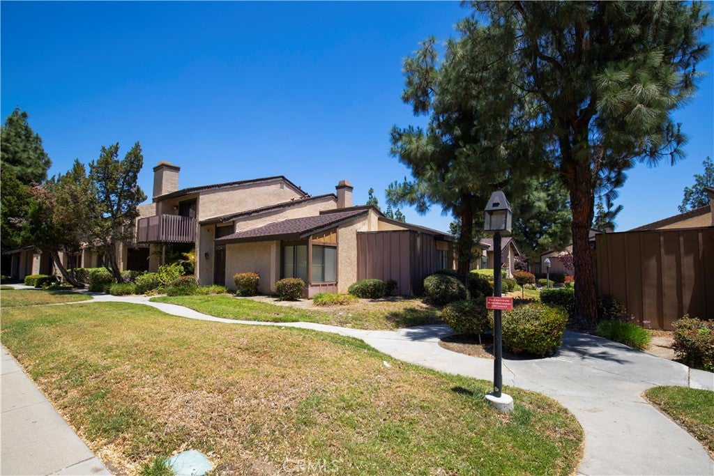8430 Winnetka Avenue 20, Winnetka CA 91306